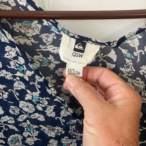 Women’s Sheer Short Sleeve Blouse - Picture 2 of 4